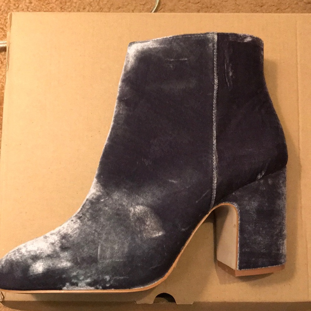 Zara silver velvet booties
